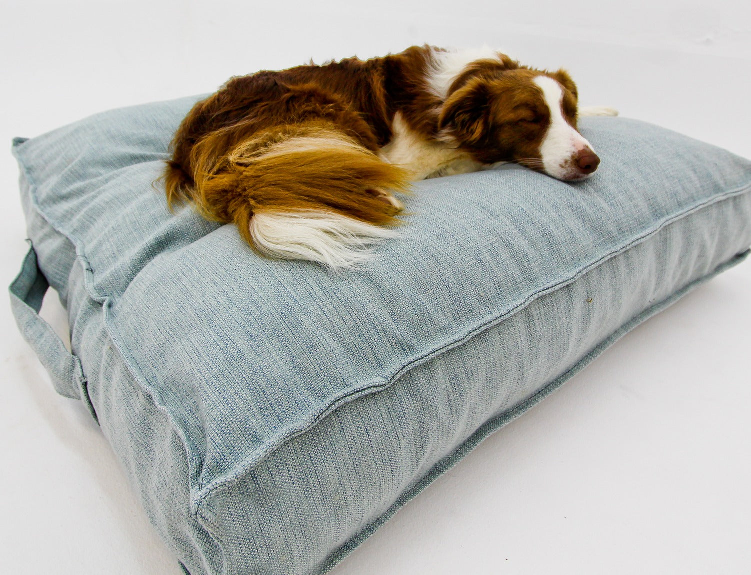 M Dog Bed Light Blue