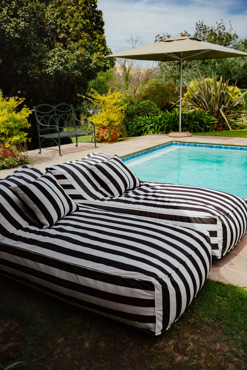 Scatters Black & White Stripe Outdoor